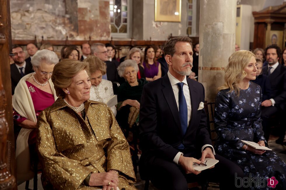 Ana María de Grecia, Pablo y Marie Chantal de Grecia, Benedicta de Dinamarca, la Reina Sofía e Irene de Grecia en la boda de Nicolás de Grecia y Chrysi Var