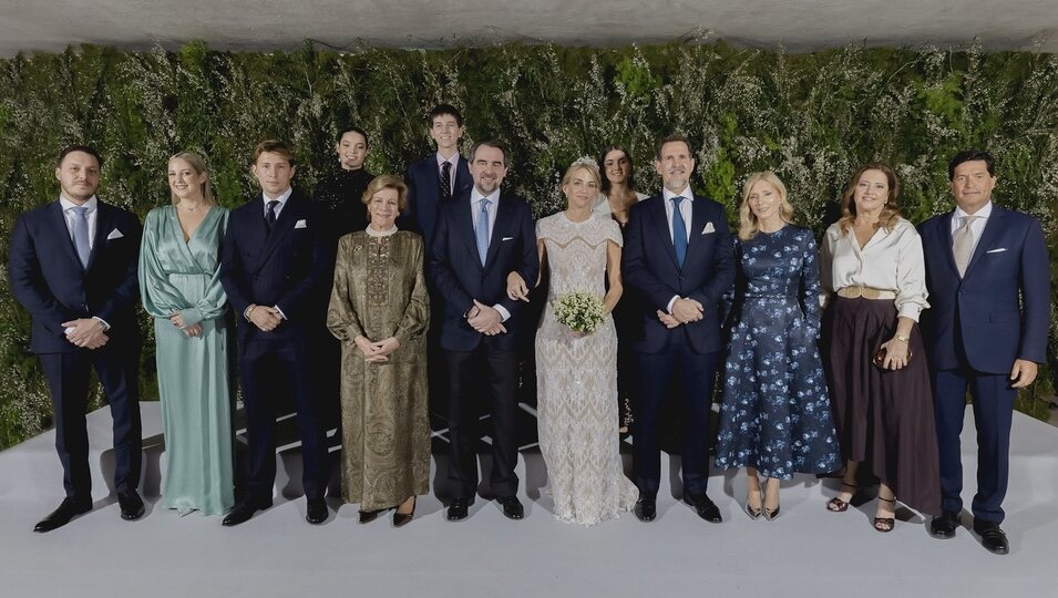 Foto oficial de la Familia Real Griega en la boda de Nicolás de Grecia y Chrysi Vardinoyannis