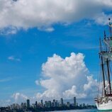 El Juan Sebastián Elcano con la Princesa Leonor a bordo frente a las costas de Salvador de Bahía