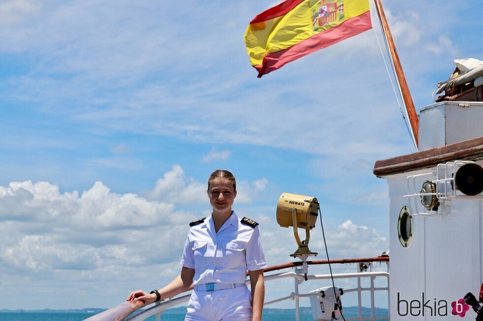 La Princesa Leonor en el Juan Sebastián de Elcano a su llegada a Salvador de Bahía