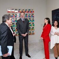 Los Reyes Felipe y Letizia en la exposición 'La tiranía de Cronos' en la que se exponen sus retratos