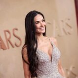 Demi Moore en la alfombra roja de los Oscars 2025