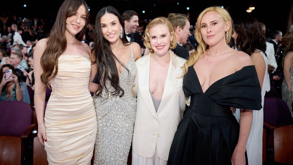 Demi Moore y sus hijas en los Oscar 2025