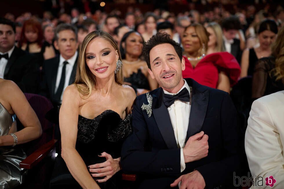 Adrien Brody y Georgina Chapman en los Oscars 2025