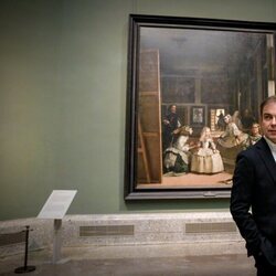 Javier Sierra con 'Las Meninas' en el Museo del Prado