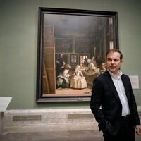 Javier Sierra con 'Las Meninas' en el Museo del Prado