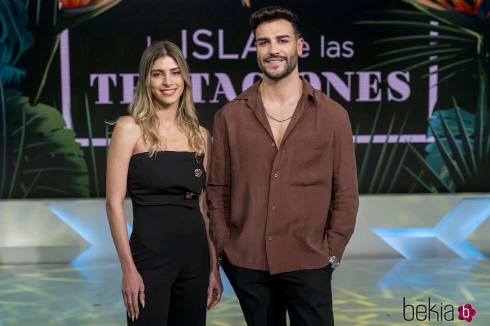 Alba y Gerard en la rueda de prensa del final de 'La isla de las tentaciones 8'