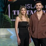 Alba y Gerard en la rueda de prensa del final de 'La isla de las tentaciones 8'