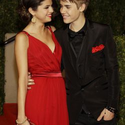 Justin Bieber y Selena Gomez en la fiesta post Oscar 2011