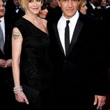 Melanie Griffith y Antonio Banderas en la alfombra roja de los Oscar 2012