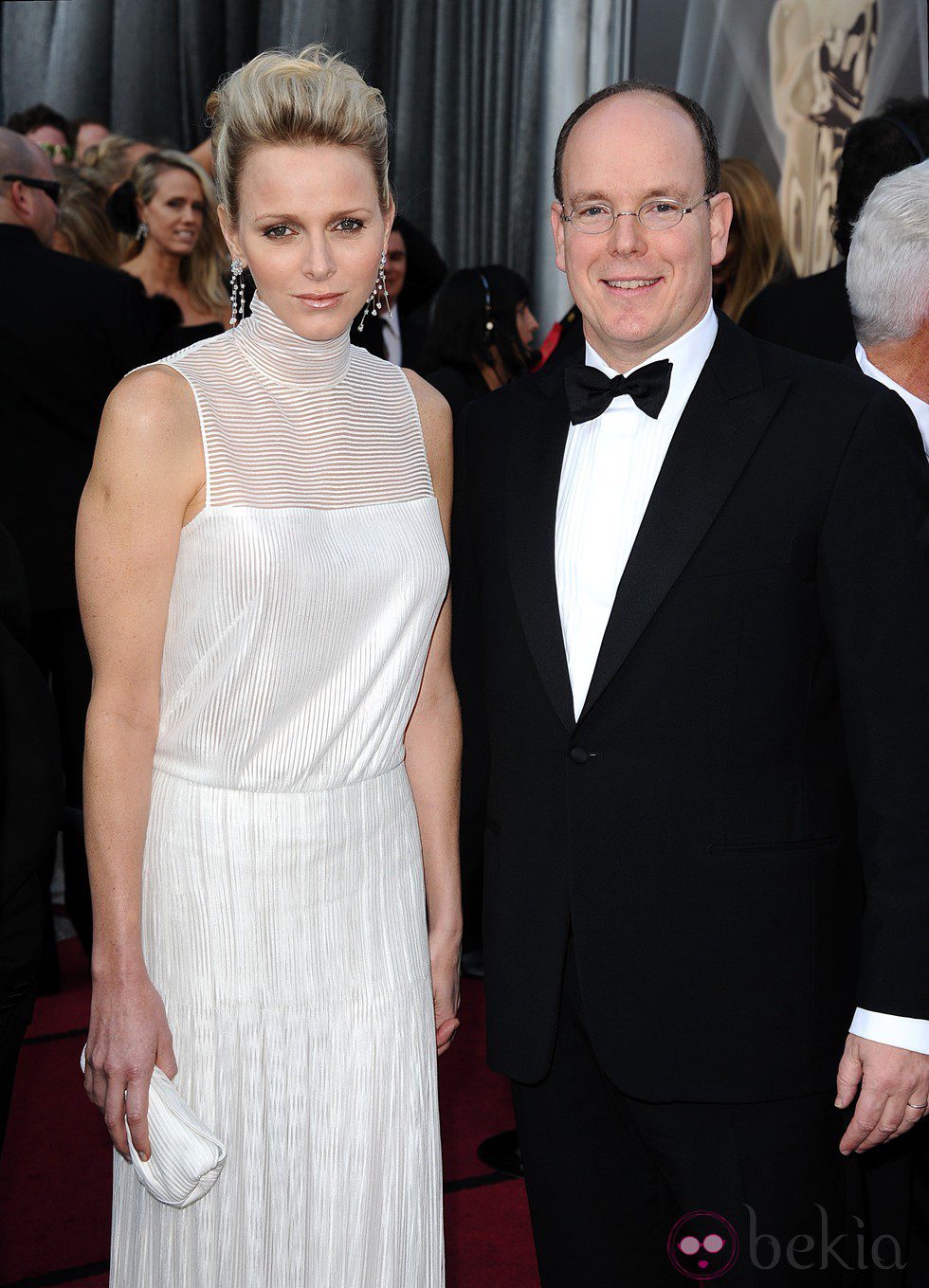 Los Príncipes Alberto y Charlene de Mónaco en la alfombra roja de los Oscar 2012