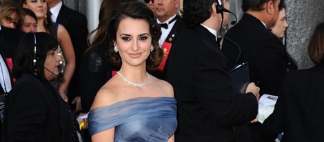 Penélope Cruz en la alfombra roja de los Oscar 2012