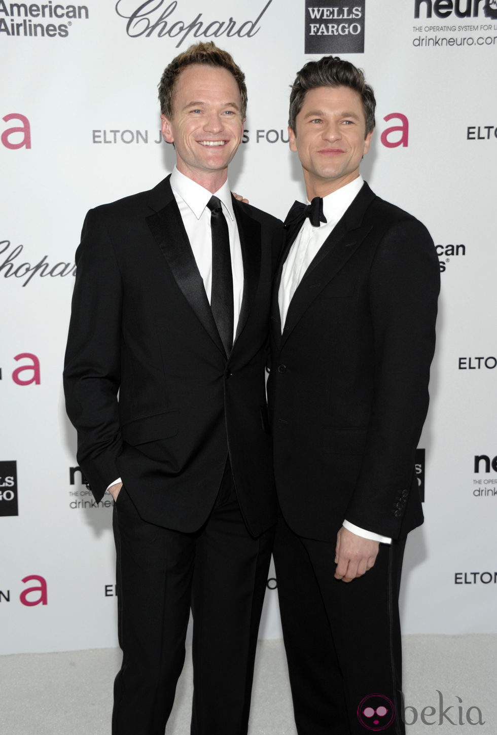 Neil Patrick Harris y David Burtka en la fiesta de Elton John tras los Oscar 2012