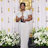 Octavia Spencer posa con su Oscar 2012 a la Mejor Actriz Secundaria