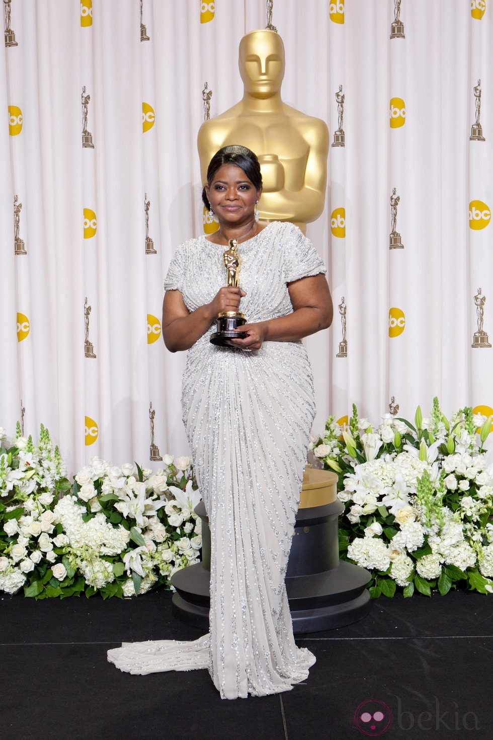 Octavia Spencer posa con su Oscar 2012 a la Mejor Actriz Secundaria