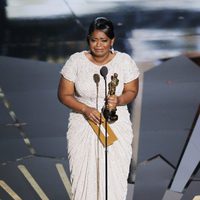 Octavia Spencer recoge su Oscar 2012 a la Mejor Actriz Secundaria