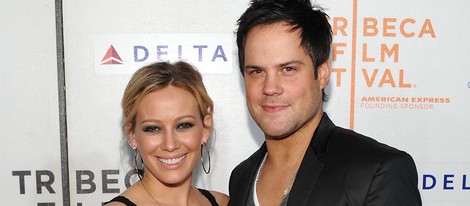 Hilary Duff y Mike Comrie, muy enamorados