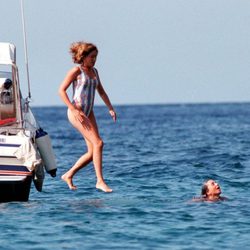 La Infanta Cristina se tira al mar durante sus vacaciones en Mallorca