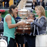 La Infanta Cristina entrega el Conde de Godó a Rafa Nadal en 2007