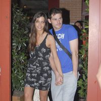 Sara Carbonero e Iker Casillas dando un paseo