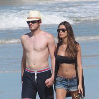 Sara Carbonero e Iker Casillas en la playa