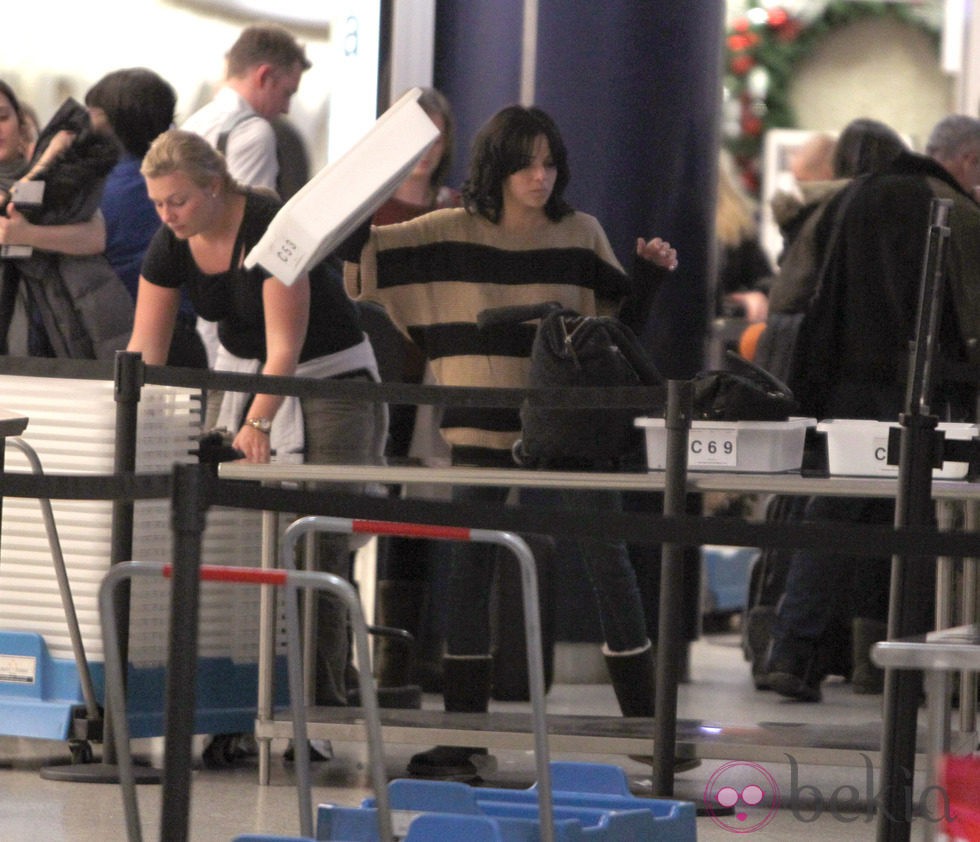 Raquel del Rosario en el aeropuerto de Nueva York