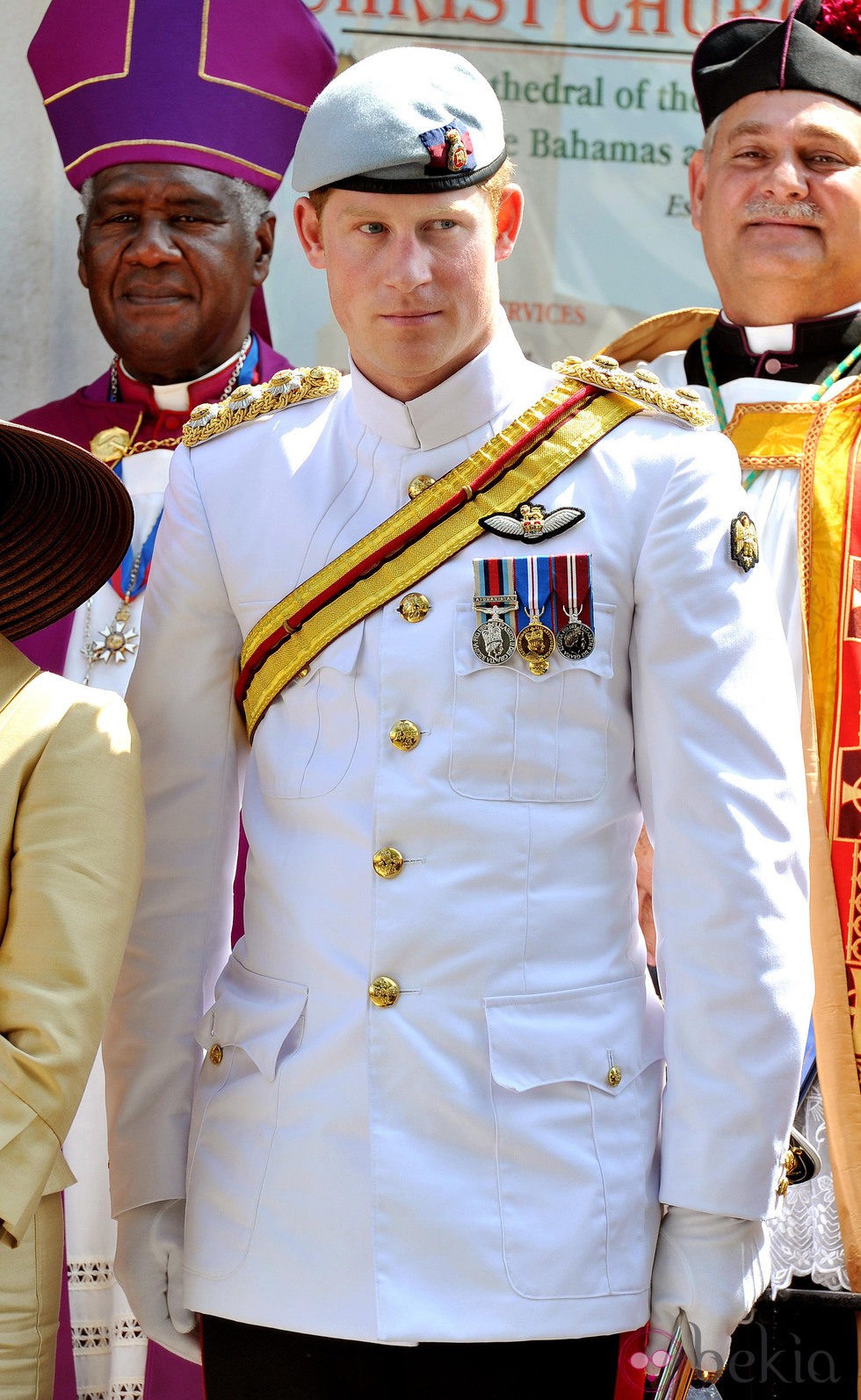 Harry de Inglaterra asiste a un acto religioso durante su viaje oficial por el Caribe