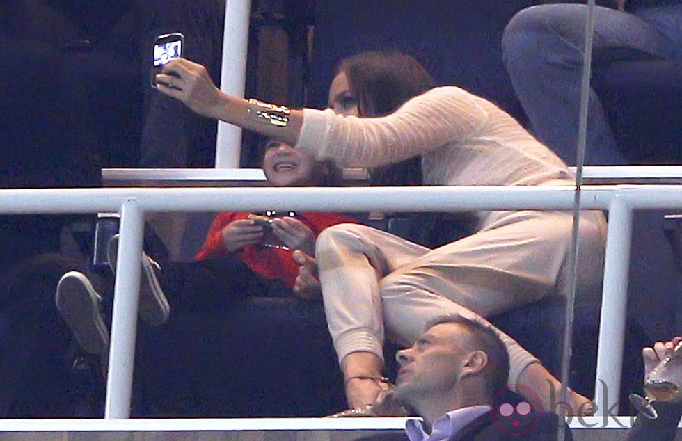 Irina Shayk en el estadio Santiago Bernabéu