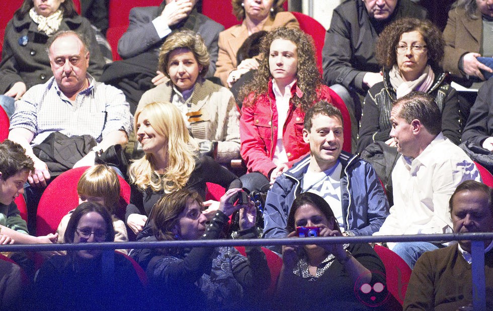 Cayetana Guillén Cuervo y Omar Ayyashi en el concierto de Amaia Montero