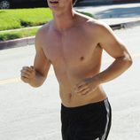 Patrick Schwarzenegger haciendo deporte