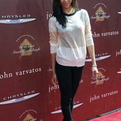 Zoe Saldaña en la fiesta solidaria organizada por John Varvatos