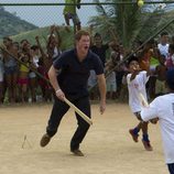 Enrique de Gales jugando un partido de cricket en Brasil