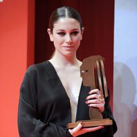 Blanca Suárez posa con su Fotogramas de Plata 2011