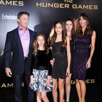 Sylvester Stallone, Jennifer Flavin y sus hijas en el estreno de 'Los juegos del hambre' en Los Ángeles