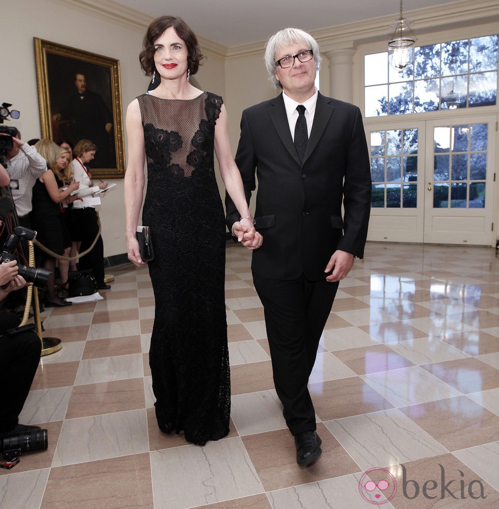 Elizabeth McGovern y Simon Adam Curtis en la Casa Blanca