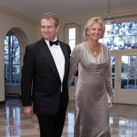 Hugh Bonneville y Lulu Evans en la Casa Blanca