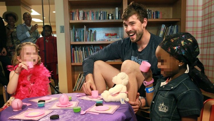 Marc Gasol visita un hospital en Memphis