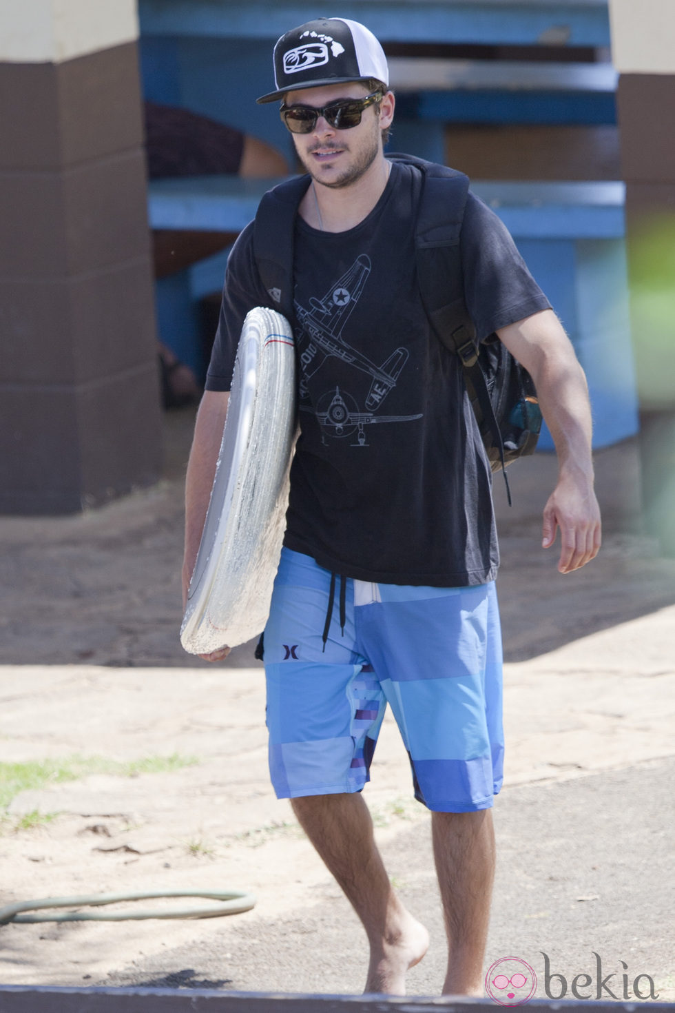 Zac Efron en la playa