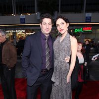 Jason Biggs y Jenny Mollen en el estreno de 'American Pie: El Reencuentro'