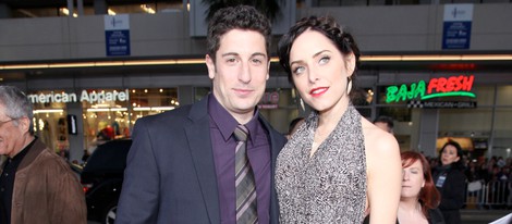 Jason Biggs y Jenny Mollen en el estreno de 'American Pie: El Reencuentro'