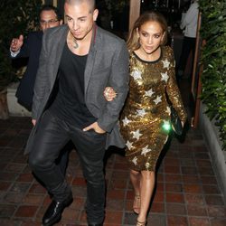 Jennifer Lopez y su novio el bailarín Casper Smart