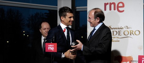 Pío García Escudero entrega la Oreja de Oro 2011 a José María Manzanares