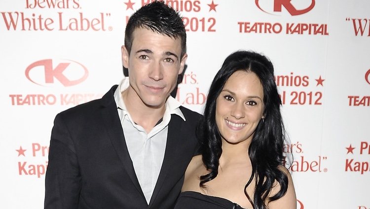 Juan José Ballesta y su novia Verónica en los Premios Kapital 2012