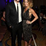 Miley Cyrus y Liam Hemsworth en la Celebrity Fight Night 2012 de Muhammad Ali