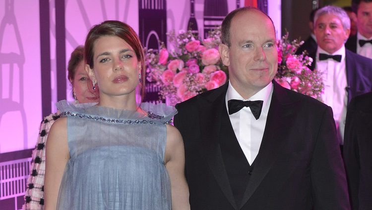 Carlota Casiraghi y Alberto de Mónaco en el Baile de la Rosa