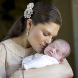 Primera fotografía oficial de Victoria de Suecia con la Princesa Estela