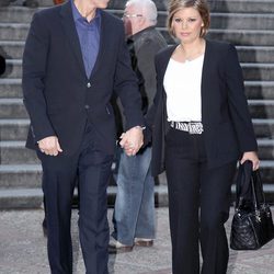 Terelu Campos y Carlos Pombo en el funeral de Paco Valladares