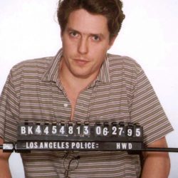 Ficha policial de Hugh Grant tras su arresto