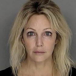 La ficha policial de Heather Locklear tras su detención