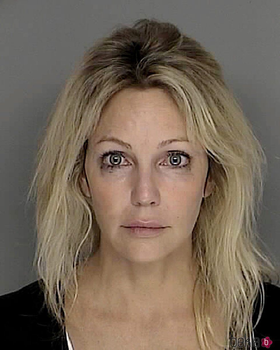 La ficha policial de Heather Locklear tras su detención